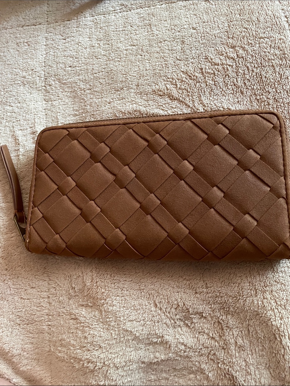 Universal Thread Zip-Around Wallet